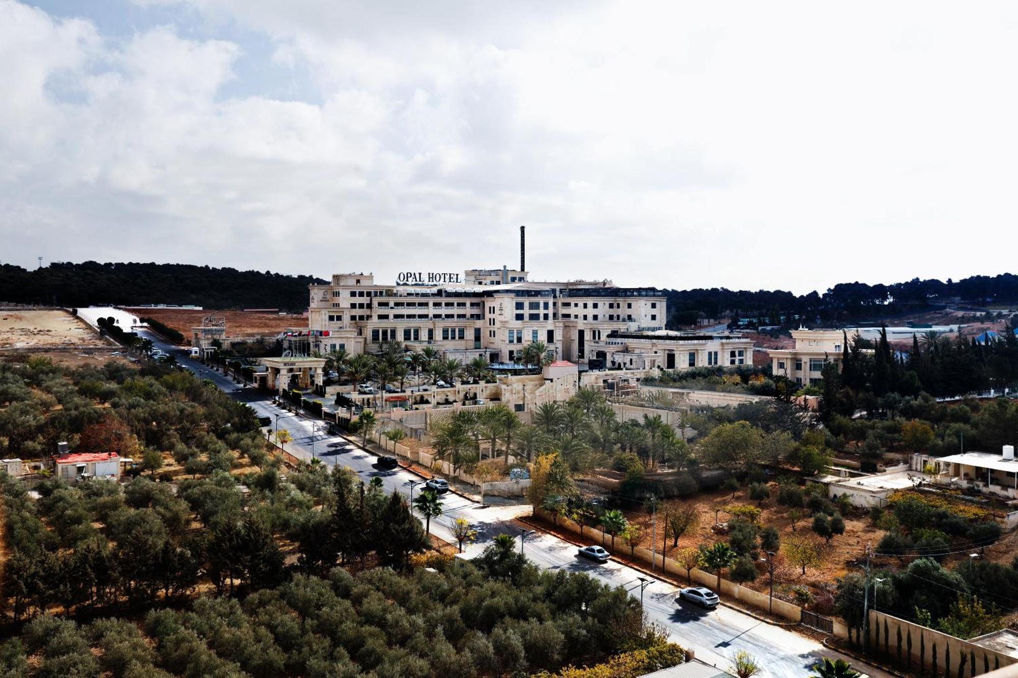 Opal Hotel Amman Bagian luar foto